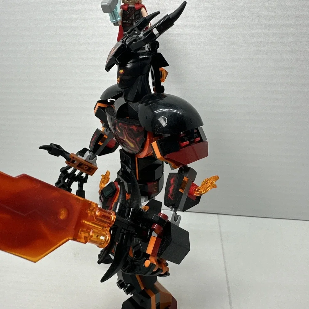 LEGO Super Heroes: Thor Vs. Surtur Construction Figure (76289) INCOMPLETE - Picture 6 of 16